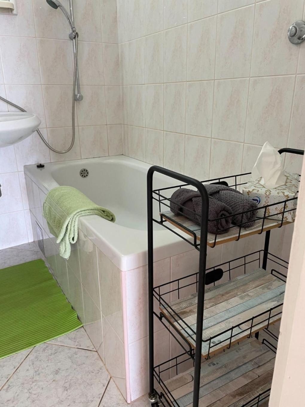 Apartman Ivan - 60m From The Sea *